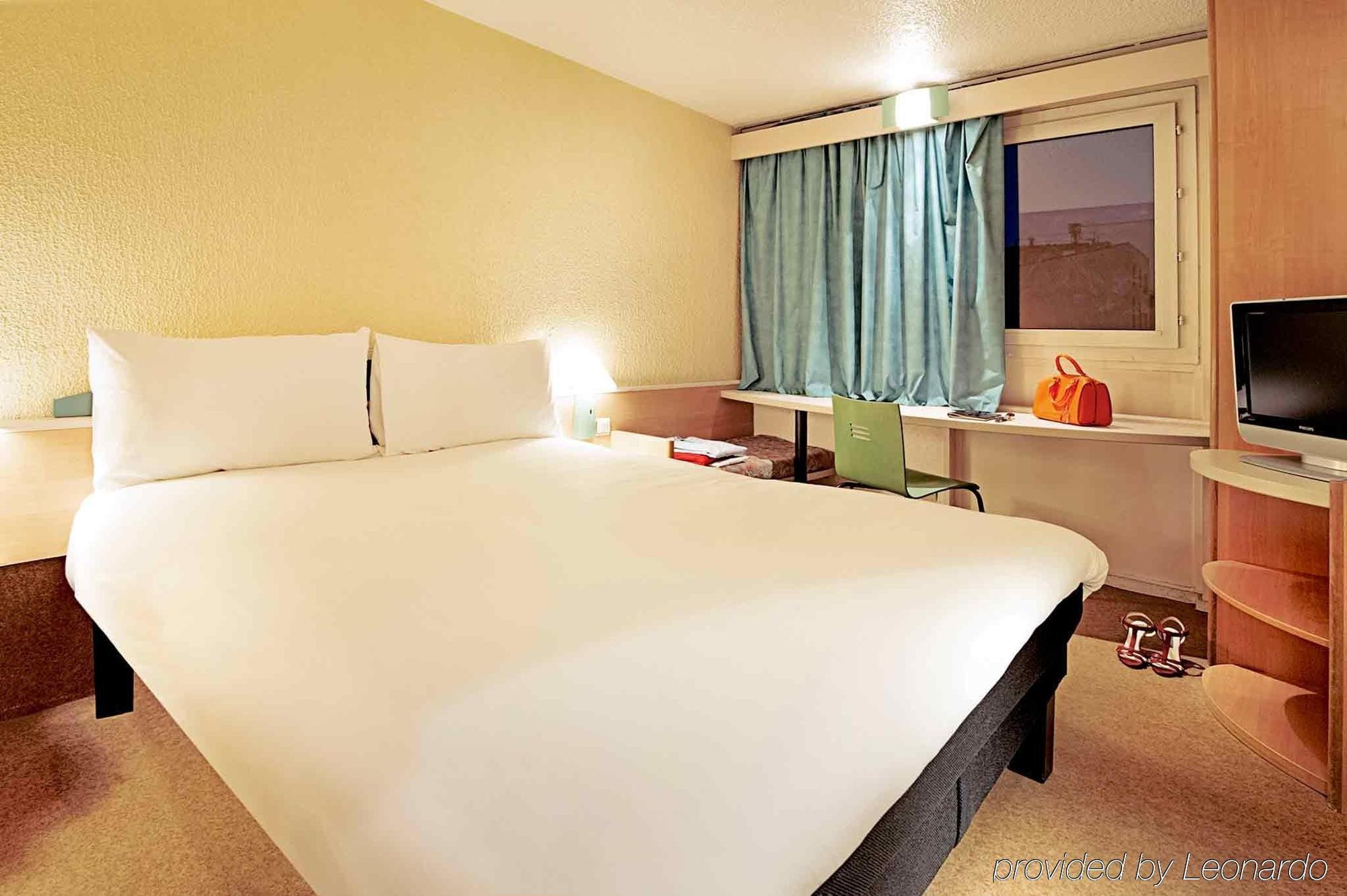 Ibis Styles Dinan Centre Ville Exterior foto